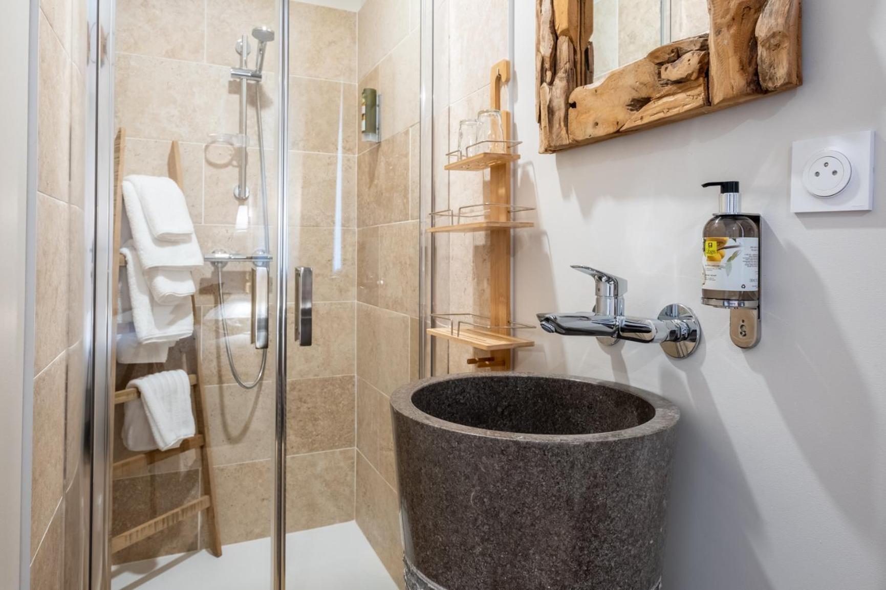 Logis Hotel Les Vieilles Granges Kültér fotó